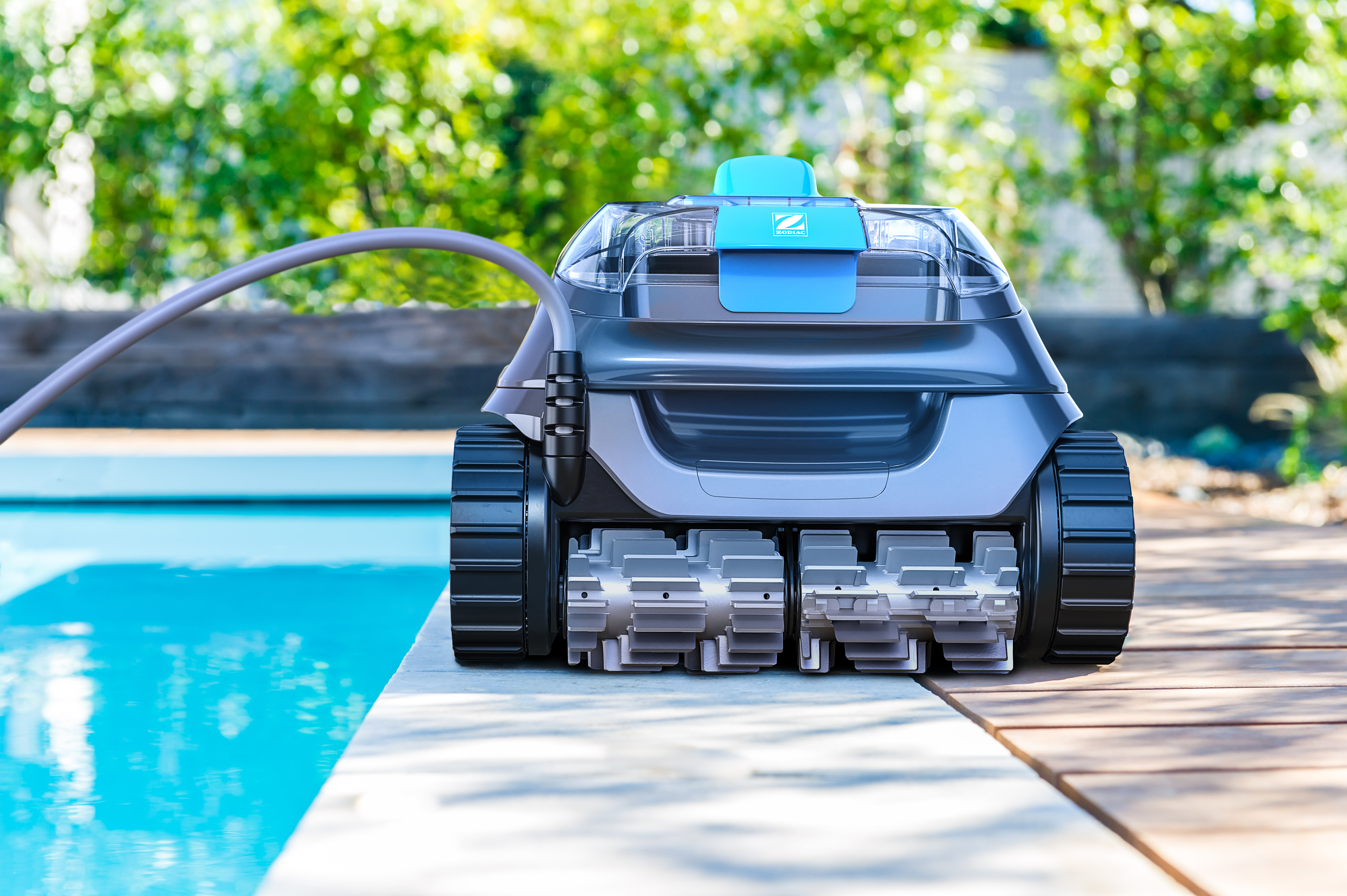 Poolroboter CNX 30 iQ im Becken