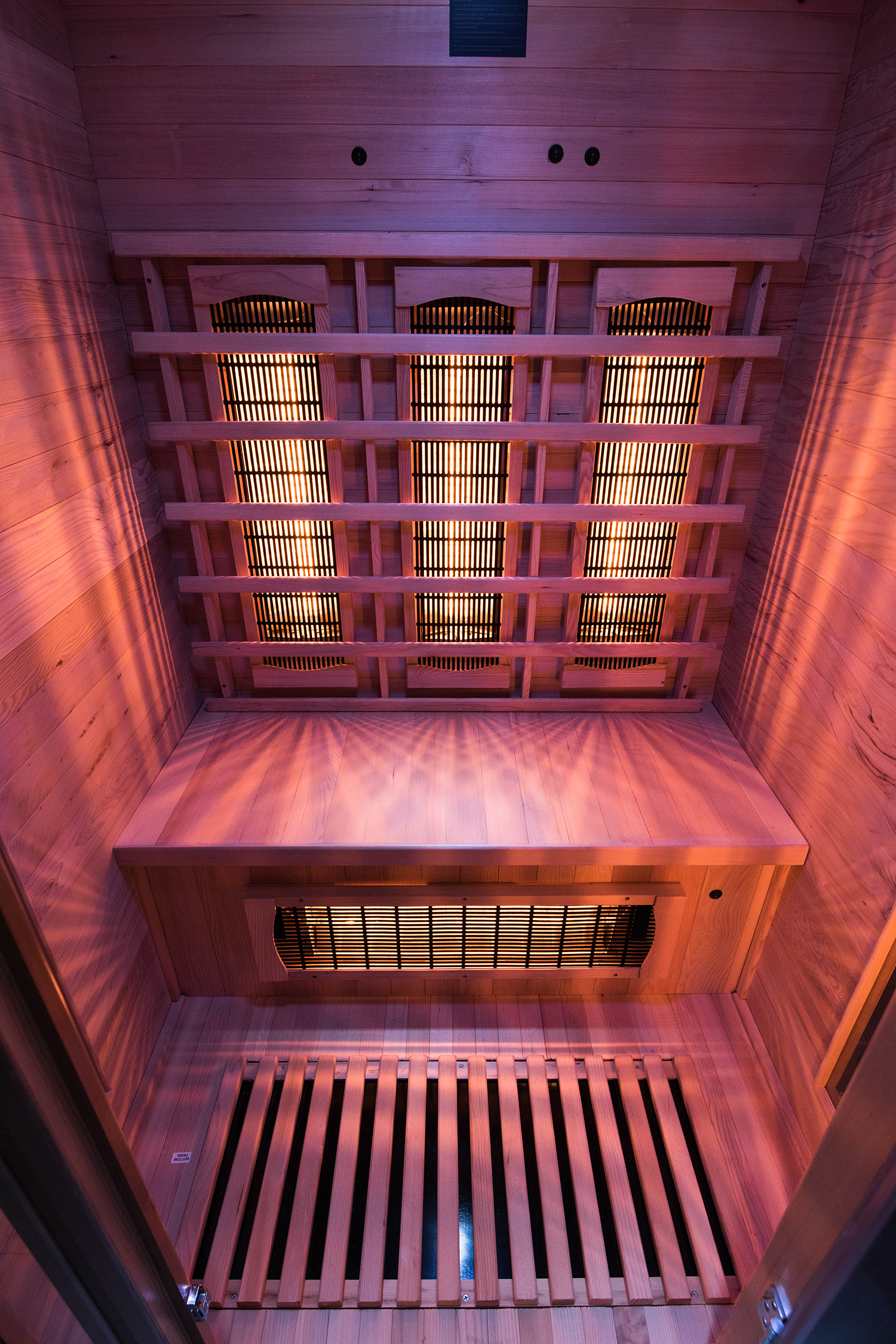 Innenraum der Apollon Quarz Sauna für 3 Personen