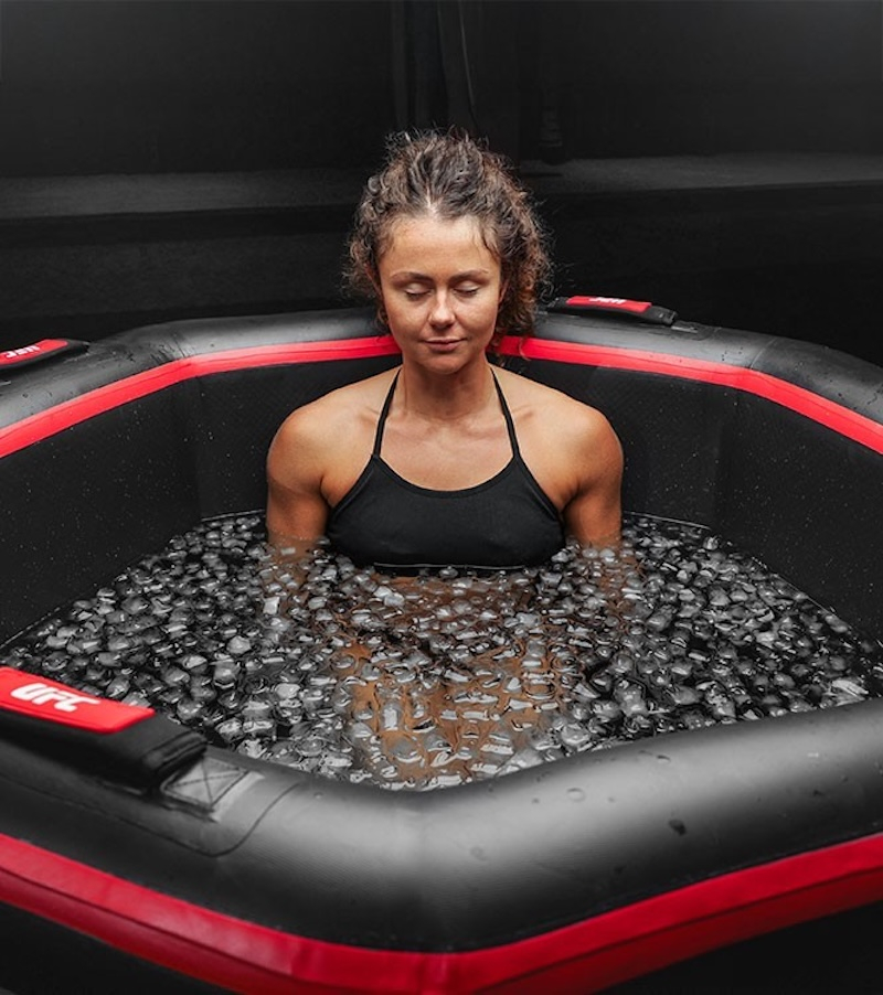 Baño de hielo NetSpa x UFC Ice Bath para bienestar mental