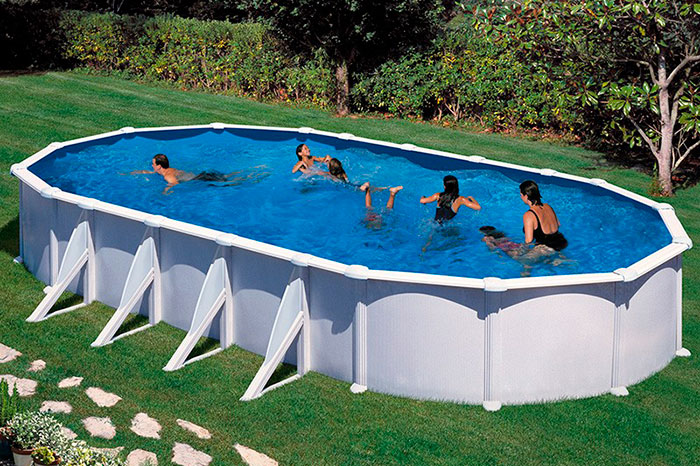 Schwimmbecken Atlantis mit Strebepfeiler Schwimmbecken Atlantis mit Strebepfeiler